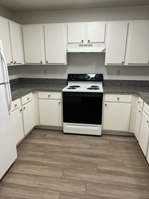 Photo - 1800 Tsuga Way