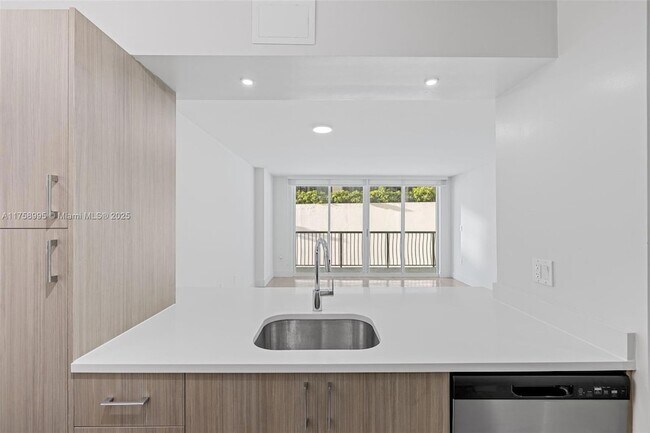Photo - 1756 N Bayshore Dr Condo Unit 17J