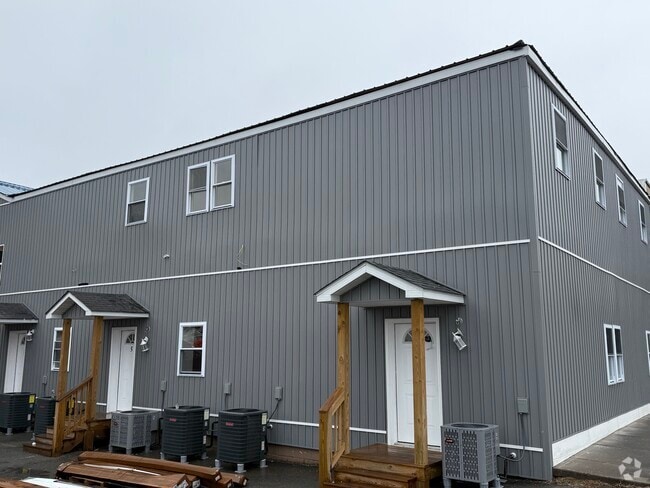 Building Photo - 1309 E Main St Rental