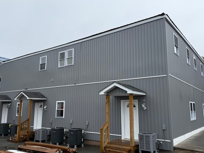 Building Photo - 1309 E Main St Rental