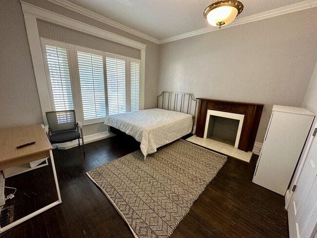 Photo - 1439 6th Ave