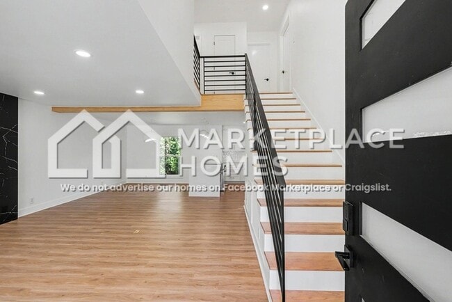Photo - 207 Waterview Dr