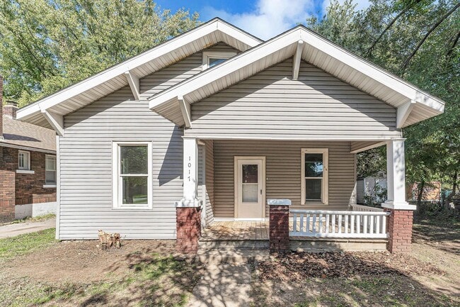 Building Photo - 3 Bed | 1 Bath | Loft | FULLY Remodeled | Springfield MO | PETS WELCOME!