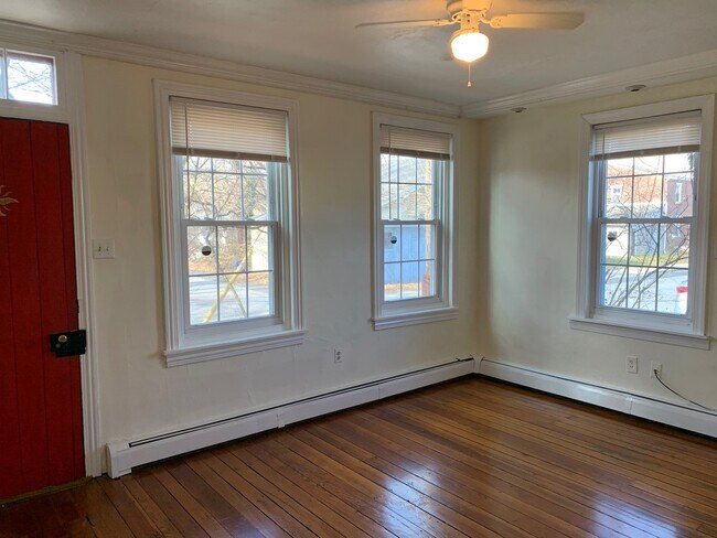 Living Room - 13 N Wayne St