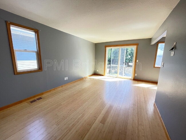 Photo - 4704 NE 28th Ave