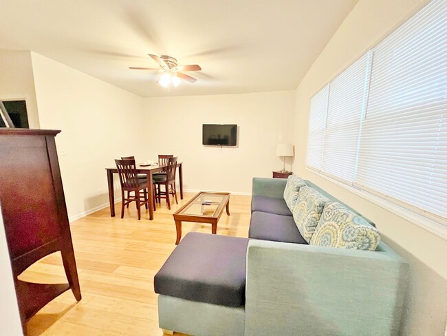 224 W Queen St Unidad W Queen St #224A