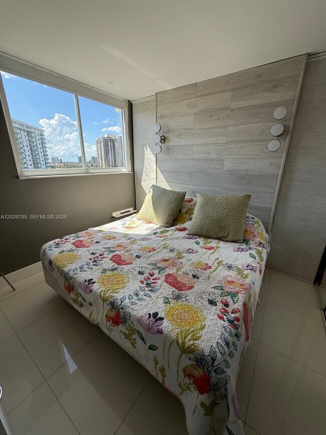Photo - 19370 Collins Ave Unit 912