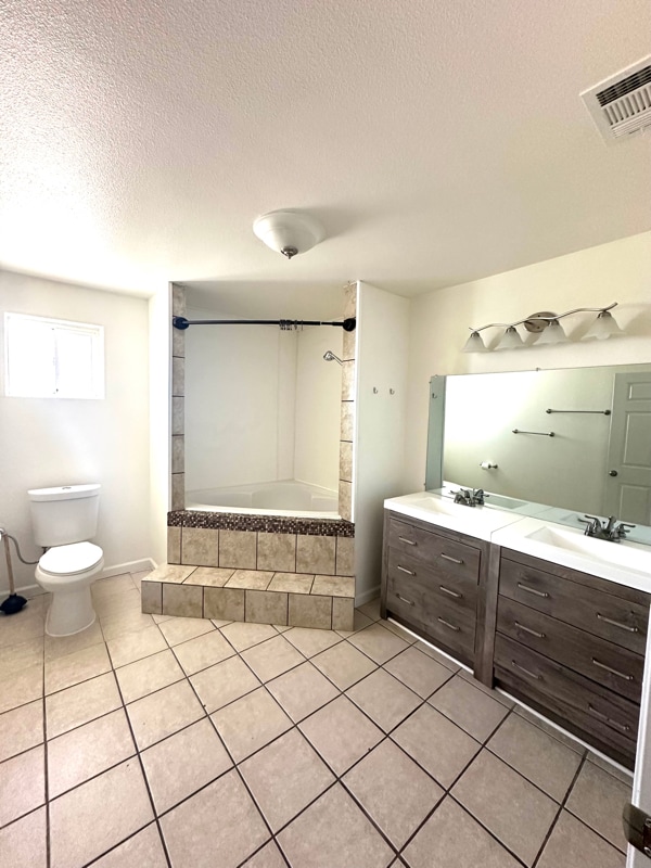 Photo - 143 E Richards St