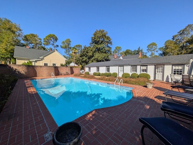 Building Photo - 405 Colleton Ave SE