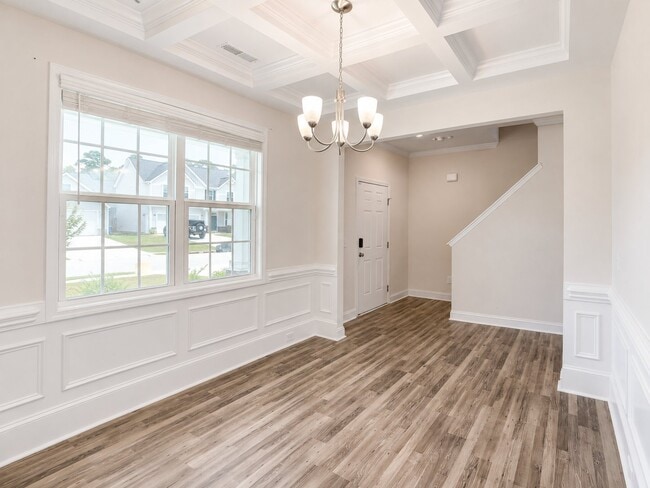 2120 Lunsford Dr