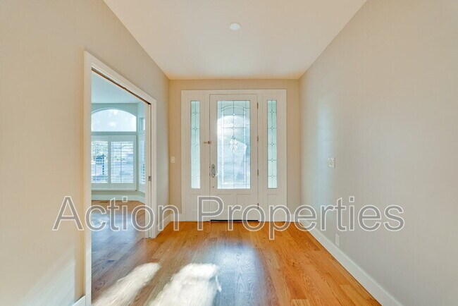 Photo - 261 Langton Ave