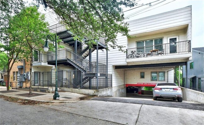 Building Photo - 2710 San Pedro St Unit 101