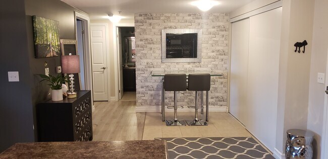 Photo - 67 Kingsbury Sq