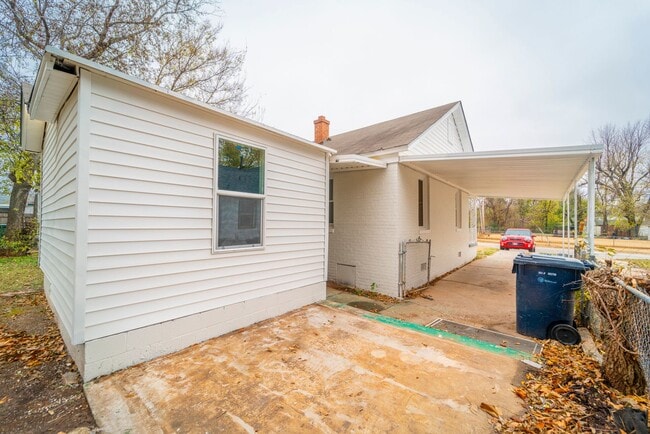 Photo - 2113 NE 17th St