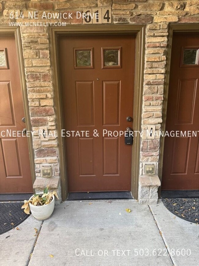 Photo - 614 NE Adwick Dr