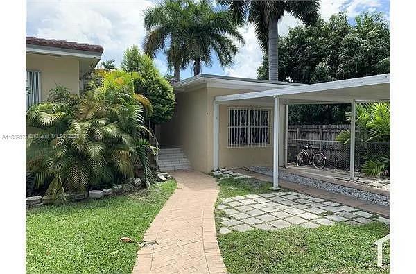Building Photo - 800 SW 25th Rd Rental