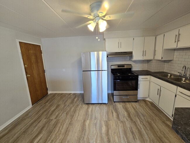 Photo - 11011-11013 S Lloyd Dr