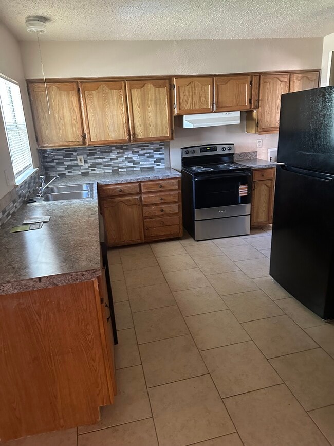 Photo - 511 Highcrest Dr