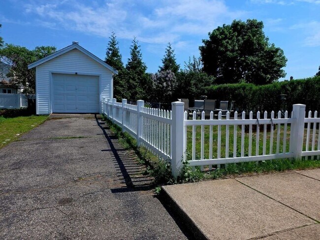 Photo - 60 Elliot Ave