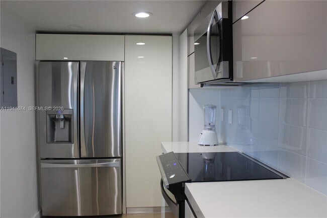 Photo - 650 West Ave Unidad 810