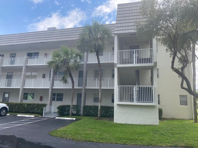 Photo - 8135 Sunrise Lakes Blvd Unit 308