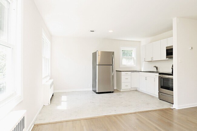 Photo - Updated Dog-Friendly Apartment With Ting Internet Unit Rock Creek RD 616 #C