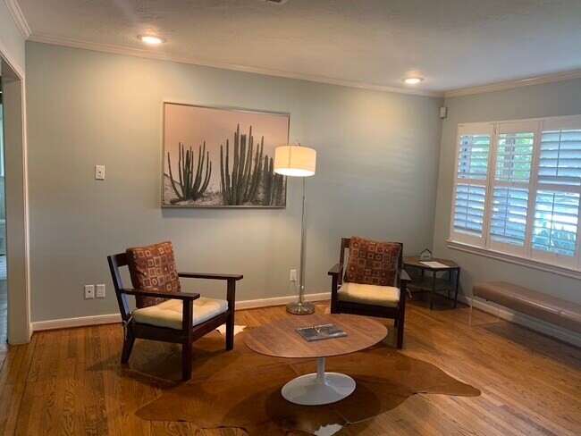 Photo - 9626 Long Branch Ln House