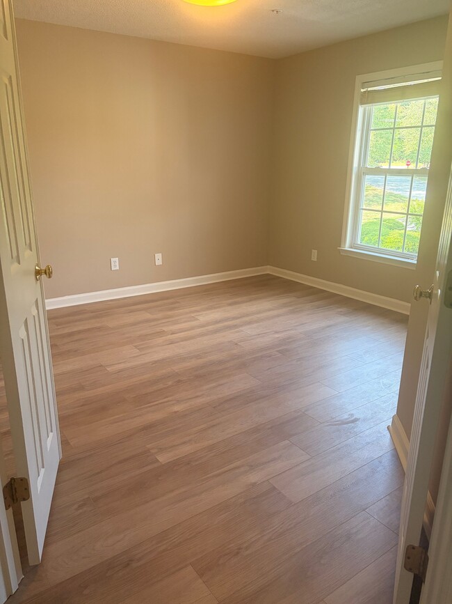 Photo - 631 Mill Pond Ct