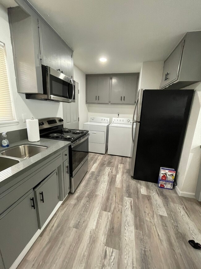 Photo - 519 E Ridgecrest Blvd Unidad D