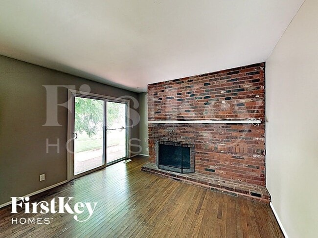 Photo - 3558 Whispering Woods Dr