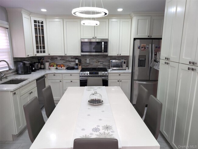 Photo - 512 E State St Unit Main