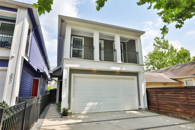 Building Photo - 843 E 28th St Rental