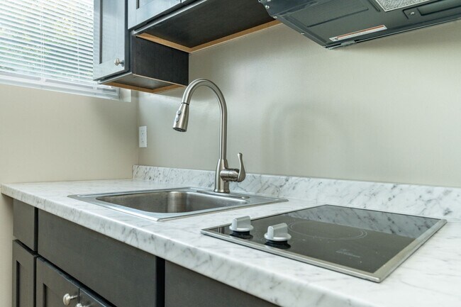 Photo - 104 S 51st St Unit 2nd Floor - 1bd - B