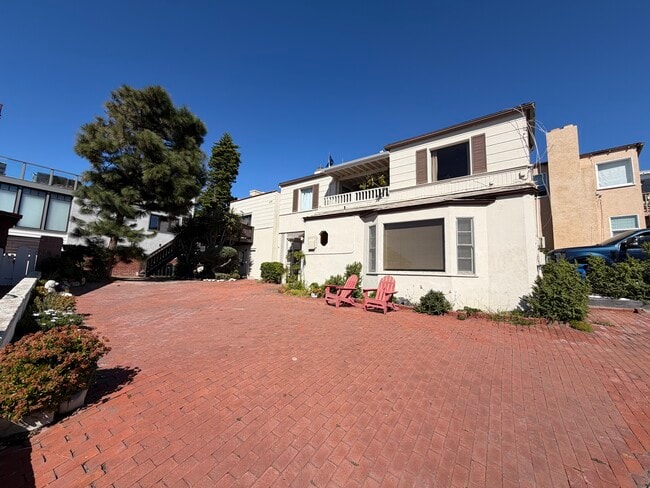 Building Photo - 315 24th St Unit 315