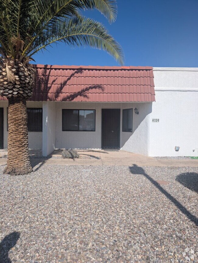Building Photo - 2 Bedroom 2 Bathroom Townhome in desirable...