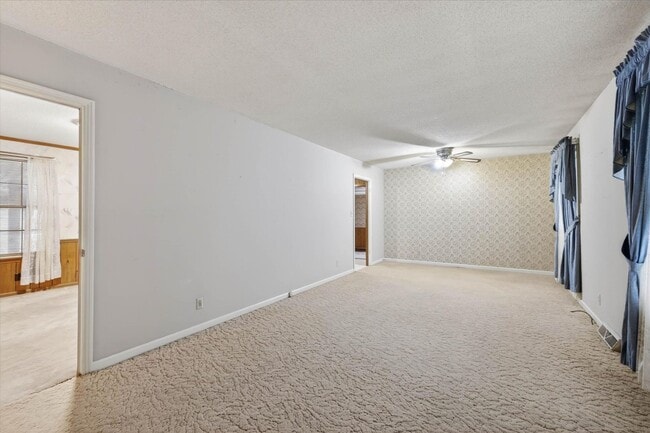 Photo - 2 Bedroom Dog Friendly Home For Rent With Large Bonus Room!