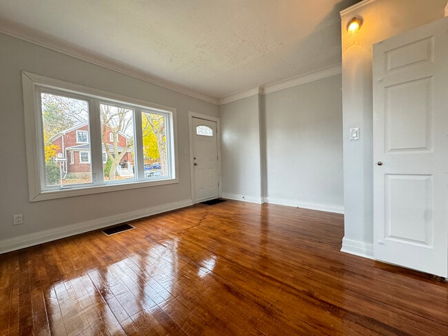 Photo - 26 Eastchester Ave Unit 1