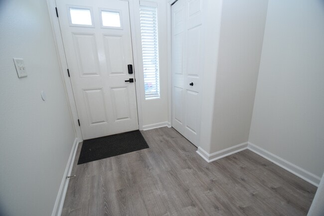 Photo - 207 SE Harlow Ave