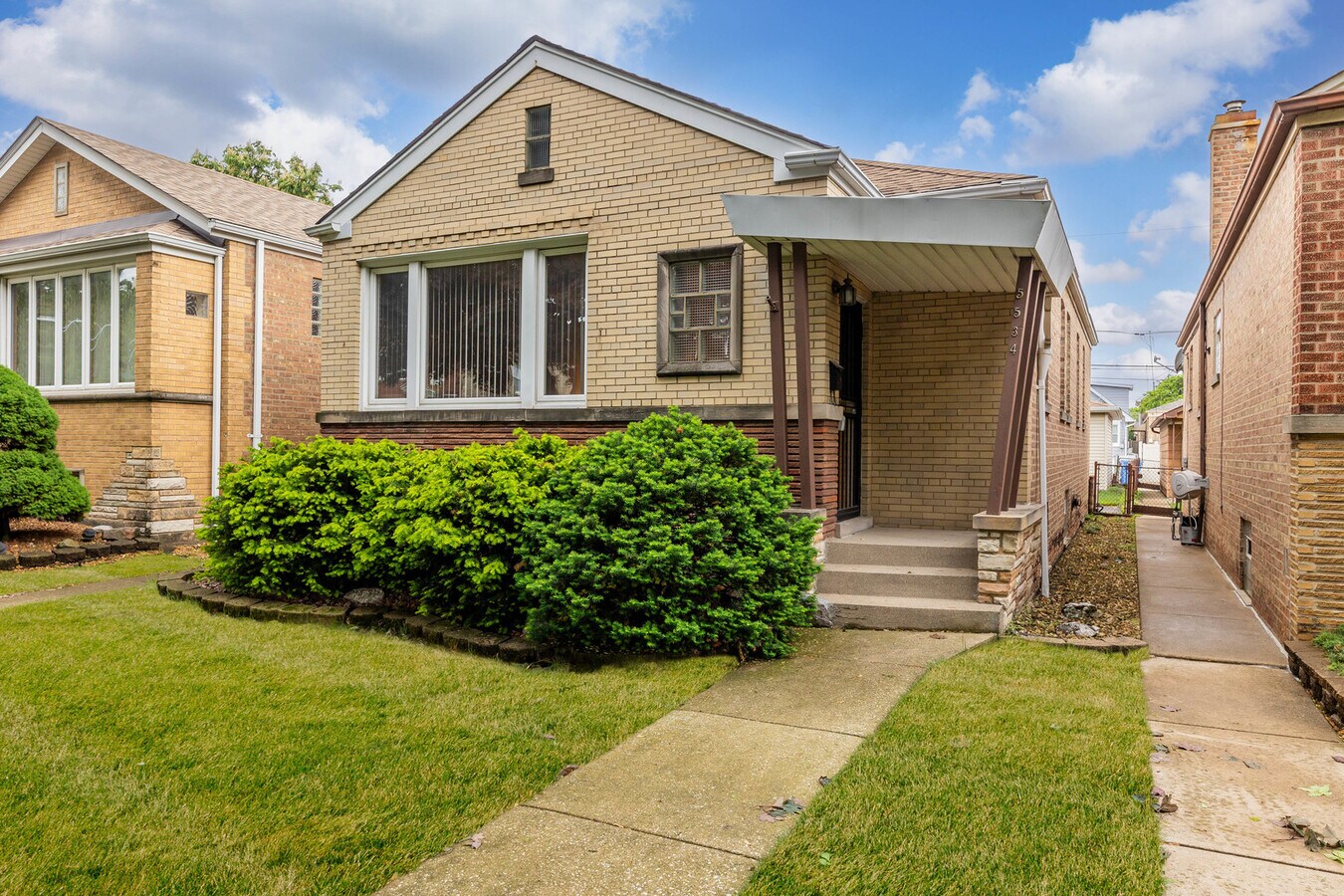 Photo - 5534 S Natoma Ave