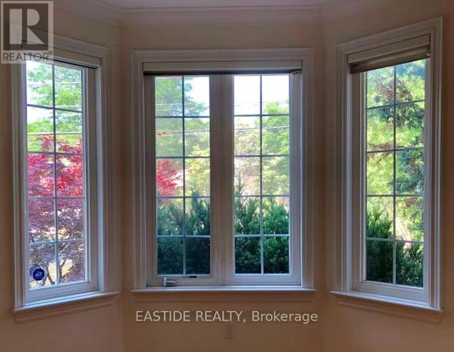 Photo - 331 Senlac Rd