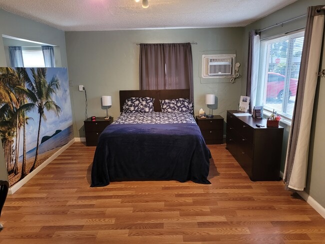 Building Photo - 129 SE 2nd Ter Unit 1 Rental