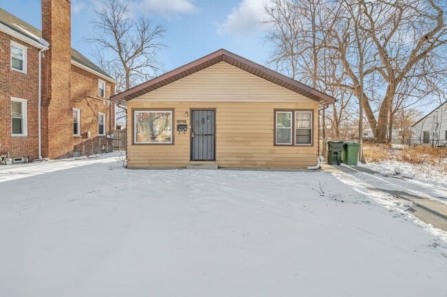 Building Photo - 14745 Princeton Ave Rental