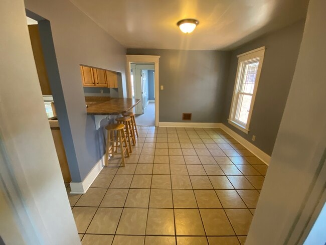 Photo - 711 W 7th St Unit 711 West 7th 2nd Floor Flat