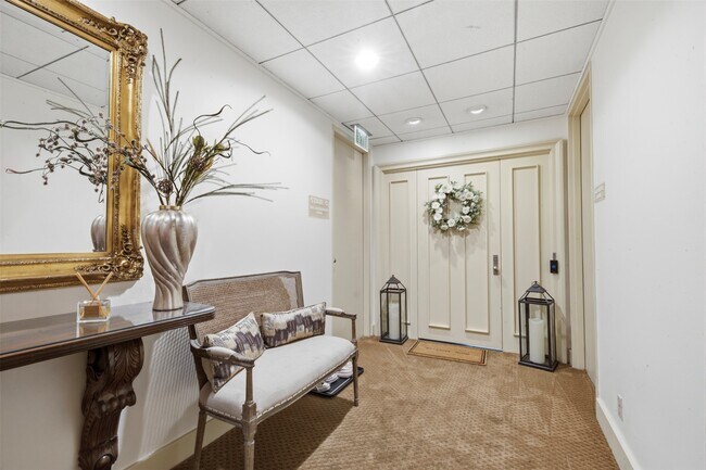 Photo - 121 N Post Oak Ln Unit 2203
