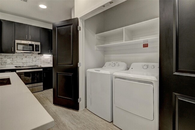 Photo - 6400 Washington St Unidad 323