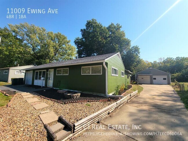 Photo - 11009 Ewing Ave House