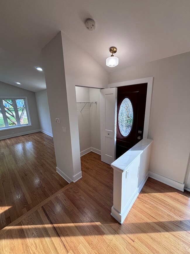 Photo - 532 Warren Rd