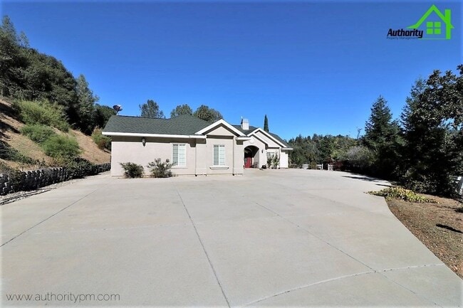Building Photo - 14270 Quail Springs Rd