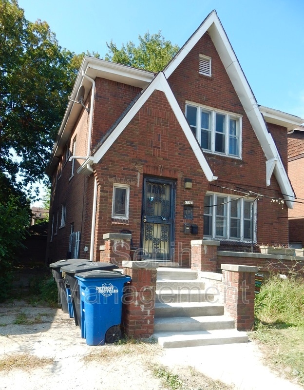 Building Photo - 17331 Quincy St Rental
