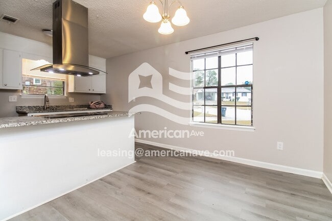 Photo - 3403 Blackstone St